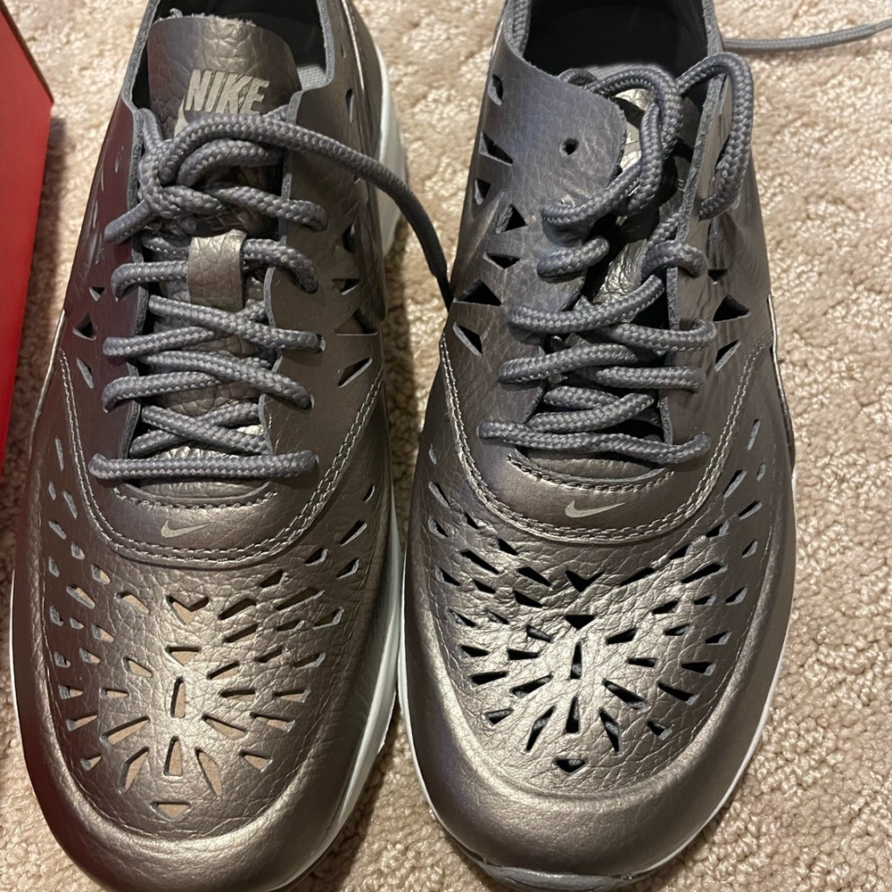 Woman’s Nike Air Max Thea Joli Size 5